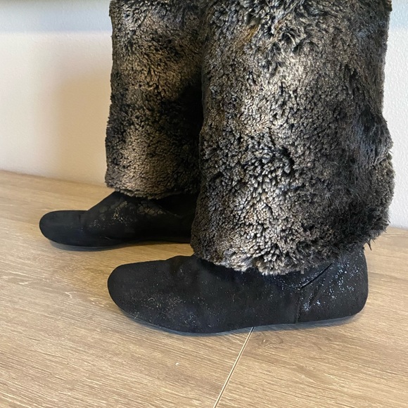 Report Black tall suede flat boot - Picture 2 of 7